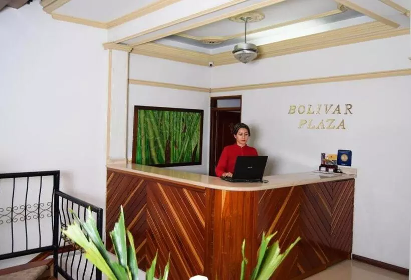 ホテル Bolivar Plaza