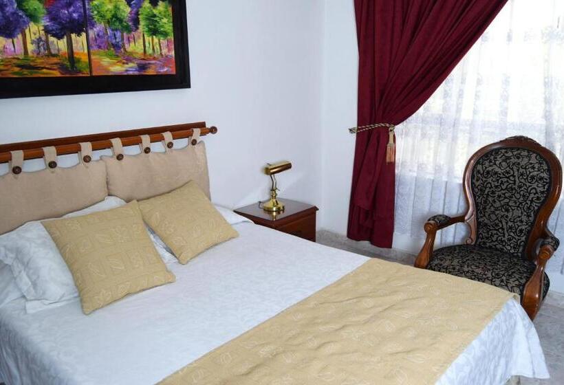 בית מלון כפרי Bolivar Plaza