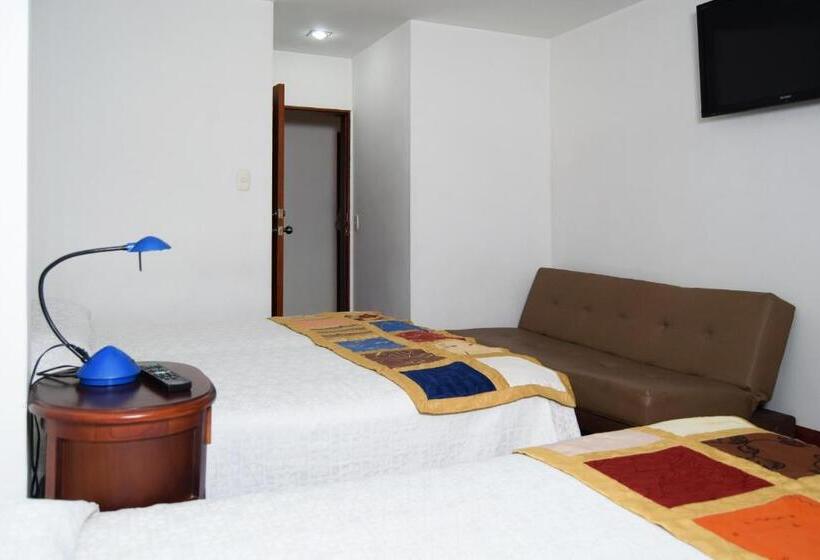 בית מלון כפרי Bolivar Plaza