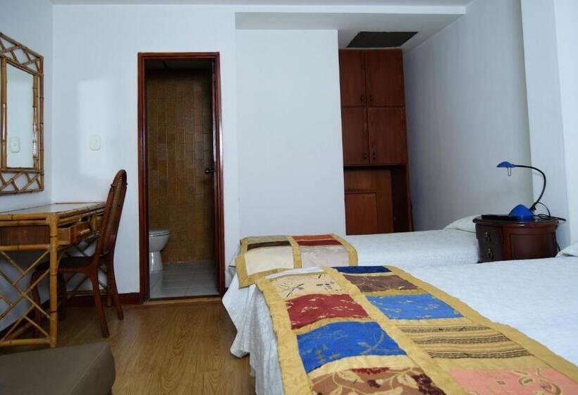 בית מלון כפרי Bolivar Plaza