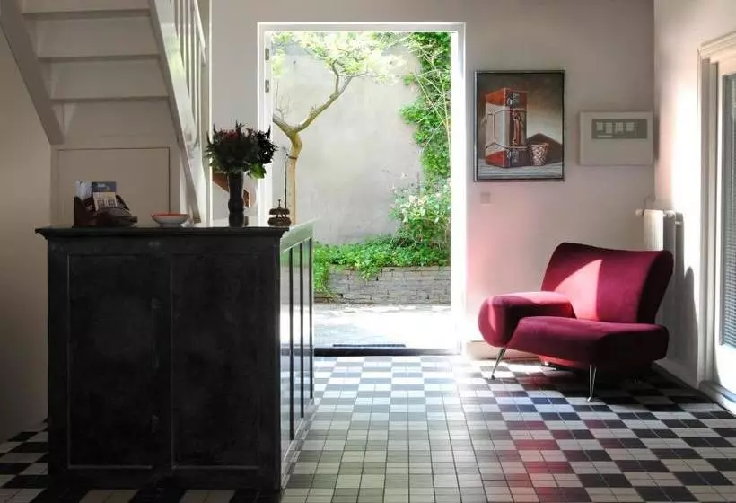هتل Guesthouse De Utrechtsche Dom