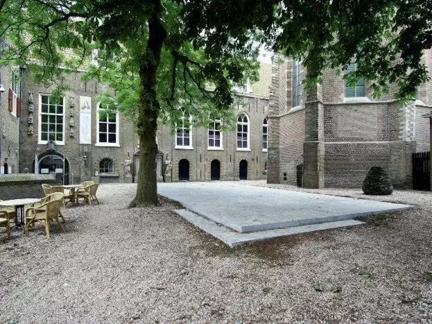 هتل Guesthouse De Utrechtsche Dom