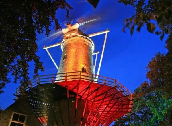هتل Guesthouse De Utrechtsche Dom