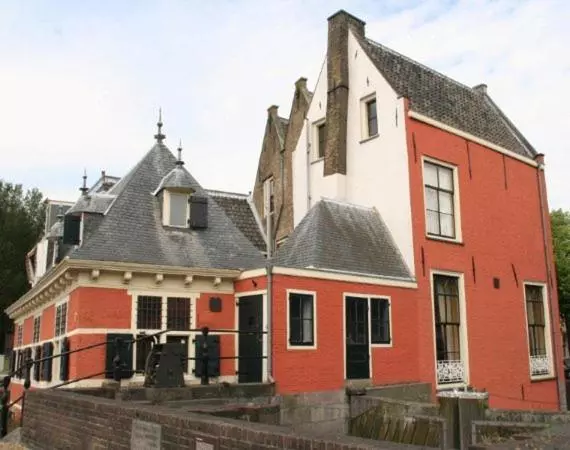 هتل Guesthouse De Utrechtsche Dom