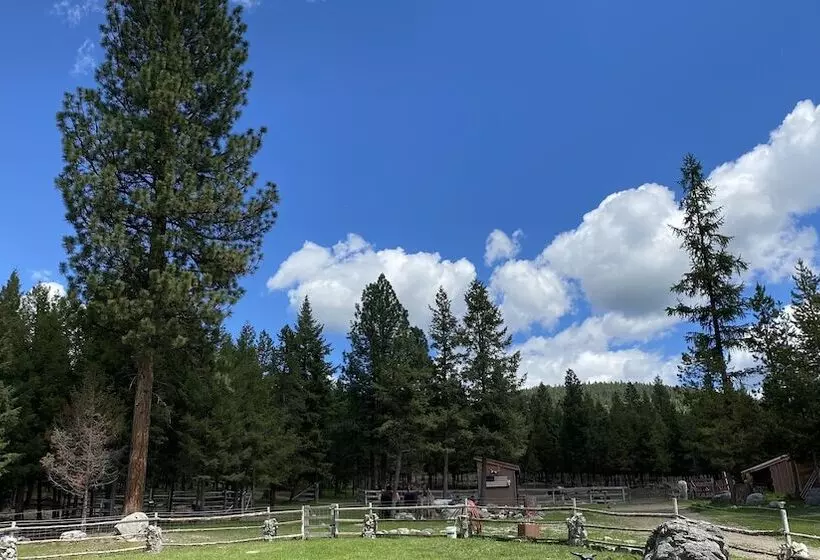 هتل Dream Haven Guest Ranch