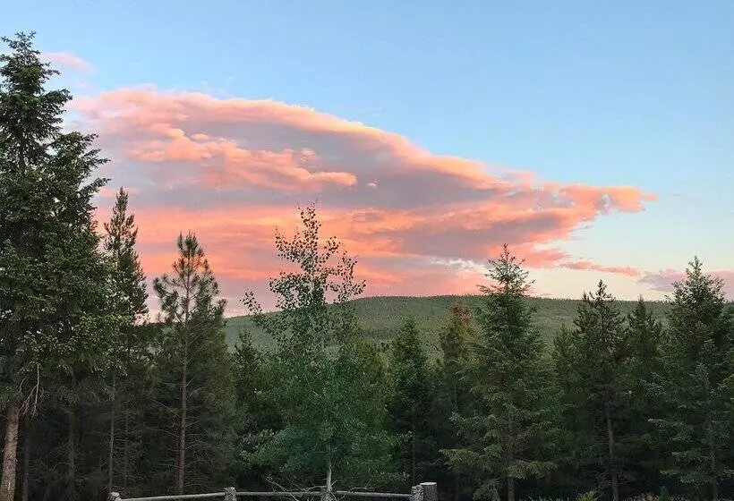 هتل Dream Haven Guest Ranch