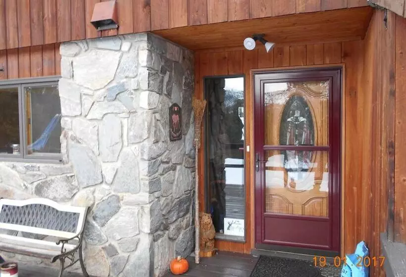 هتل Dream Haven Guest Ranch