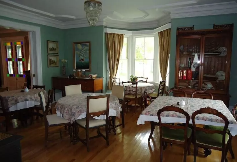 ホテル Governor's Mansion Inn