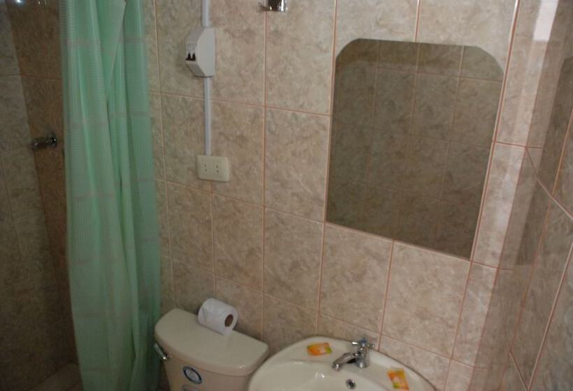 ホテル Huchuy Wasi Hostel