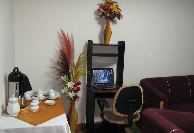 ホテル Huchuy Wasi Hostel