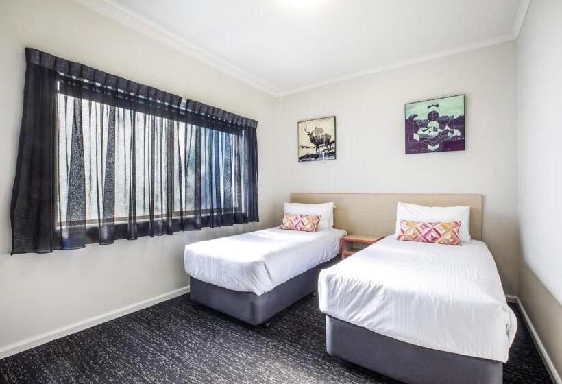 Отель Nightcap At Monash