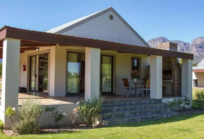 هتل Paddabult Self Catering Cottages