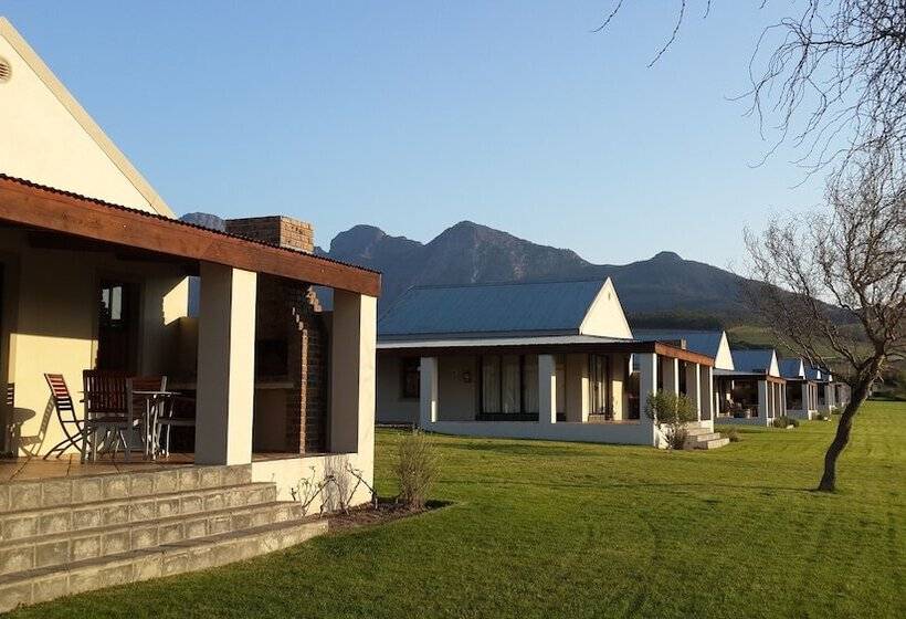 Hotelli Paddabult Self Catering Cottages