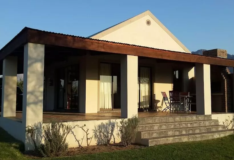 هتل Paddabult Self Catering Cottages
