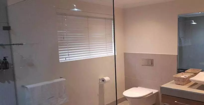 هتل Paddabult Self Catering Cottages