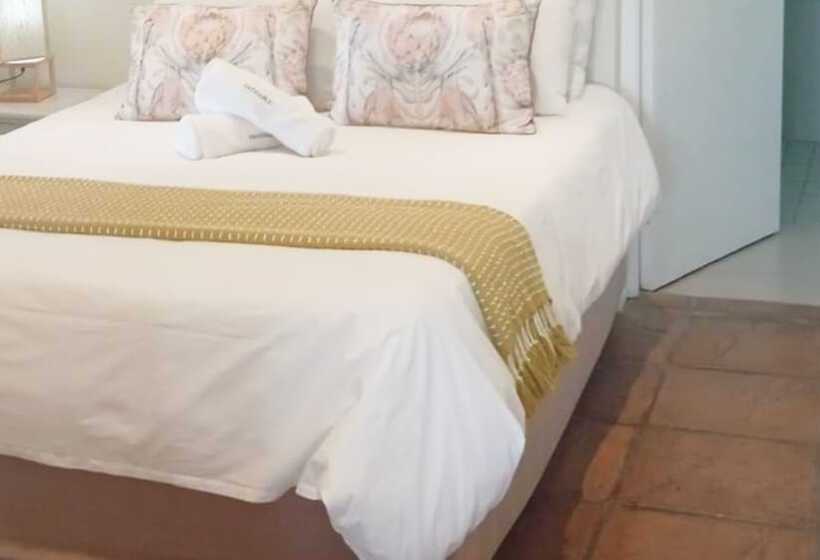 Hotelli Paddabult Self Catering Cottages