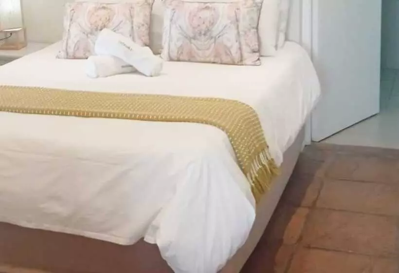 هتل Paddabult Self Catering Cottages