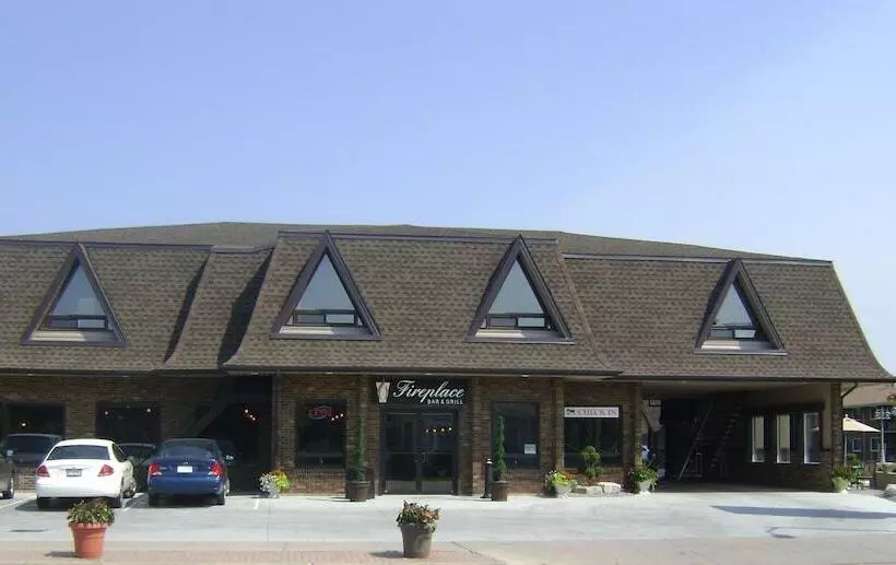 هتل Talbot Trail Inn & Suites