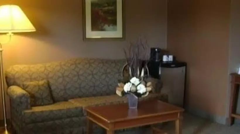 هتل Talbot Trail Inn & Suites