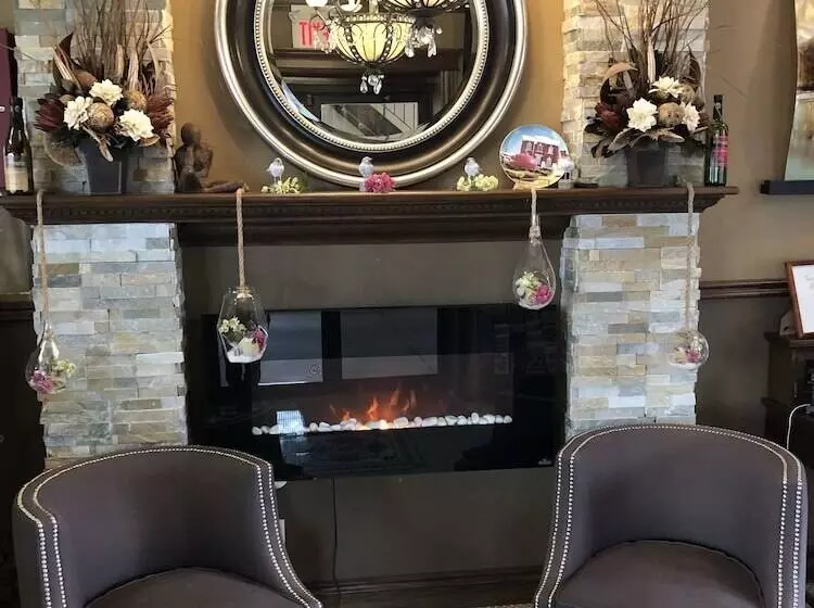 هتل Talbot Trail Inn & Suites