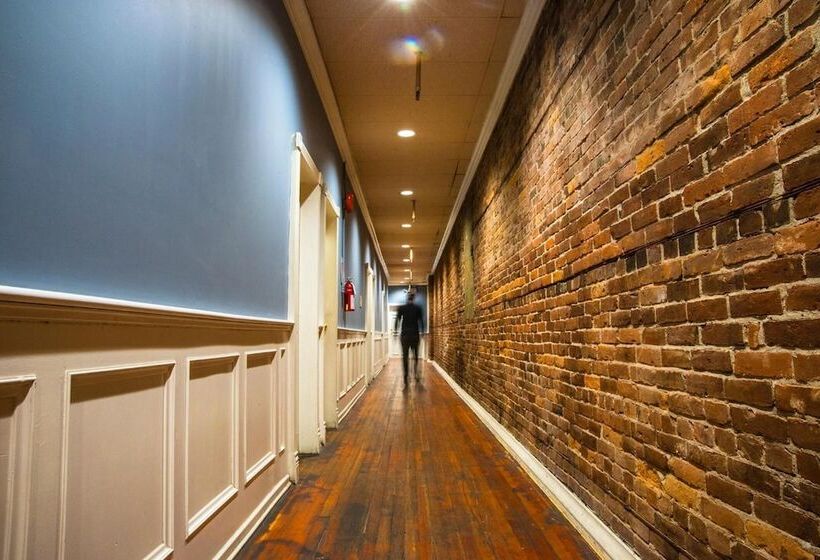 호텔 The Cambie Hostel Gastown