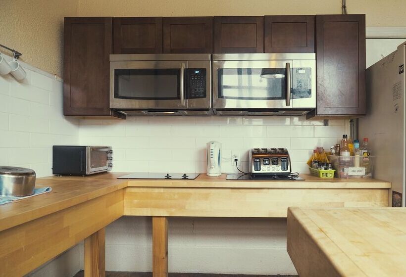 호텔 The Cambie Hostel Gastown