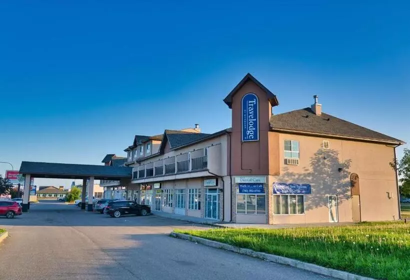ホテル Travelodge By Wyndham Wetaskiwin