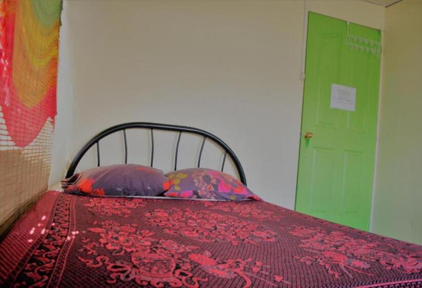 In The Wind Hostel And Guesthouse