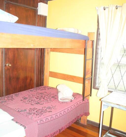 In The Wind Hostel And Guesthouse