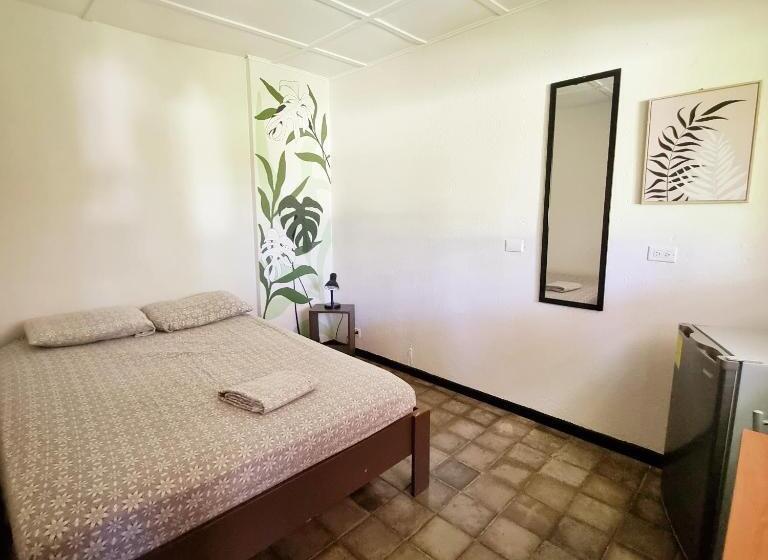 Casa Pura Vida Surf Hostel Tamarindo Costa Rica