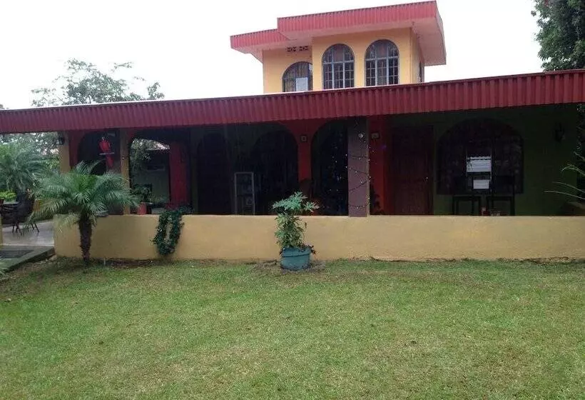 تختخواب و صبحانه Aparthotel Villa Pacande & Suites