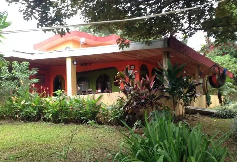 تختخواب و صبحانه Aparthotel Villa Pacande & Suites