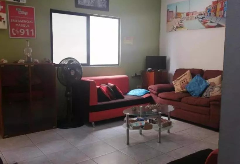 ユースホステル Hostal La Casa De Luis