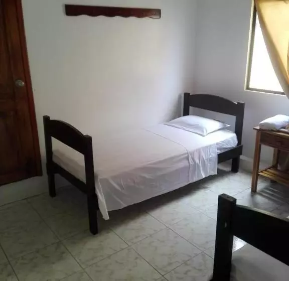 ユースホステル Hostal La Casa De Luis