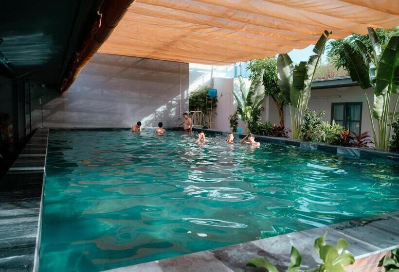 هاستل Kiet Hong