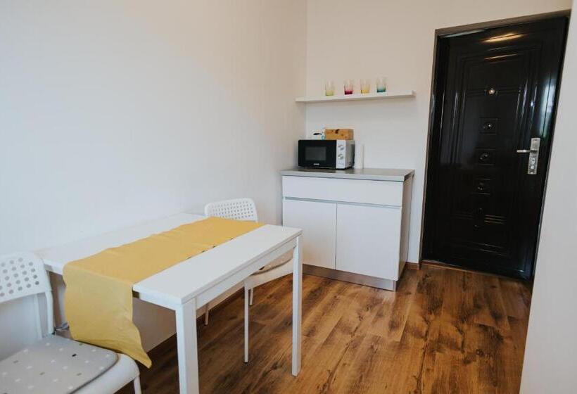 تختخواب و صبحانه Camelia's Cozy Place