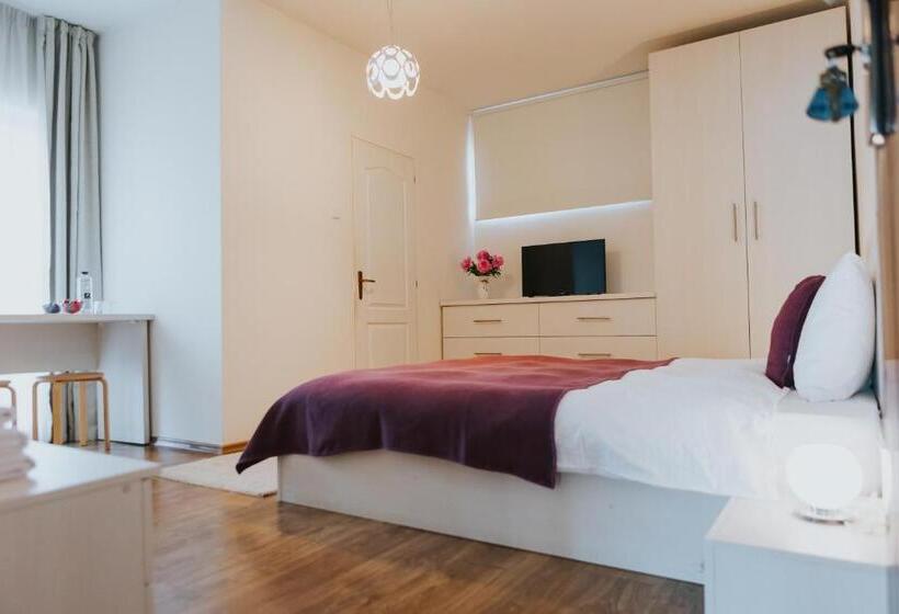 تختخواب و صبحانه Camelia's Cozy Place