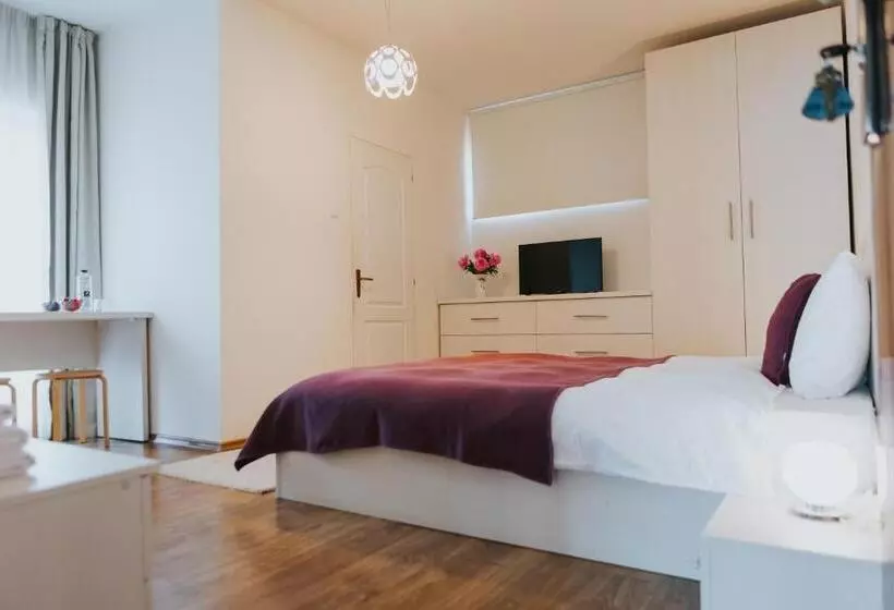 تختخواب و صبحانه Camelia's Cozy Place