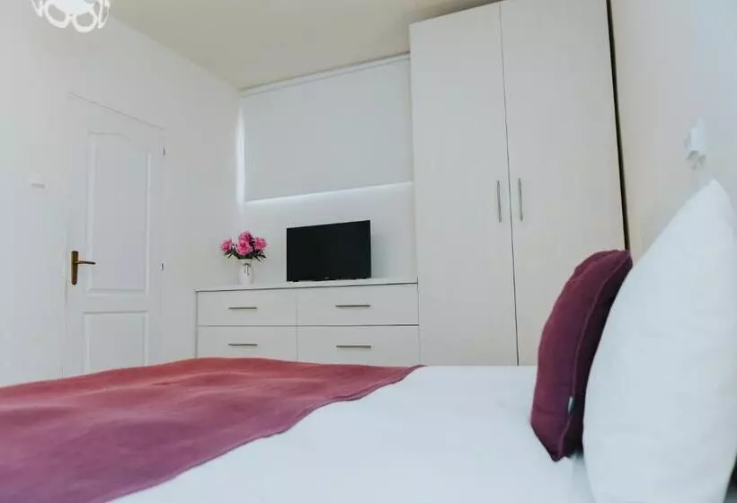 تختخواب و صبحانه Camelia's Cozy Place
