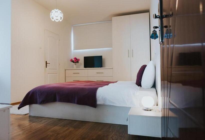 تختخواب و صبحانه Camelia's Cozy Place