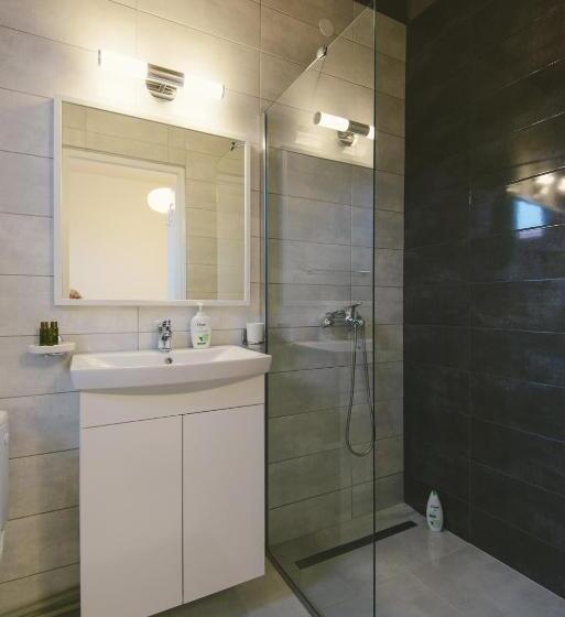 تختخواب و صبحانه Camelia's Cozy Place