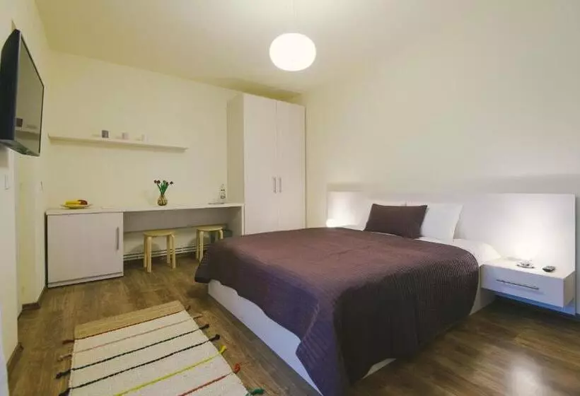تختخواب و صبحانه Camelia's Cozy Place