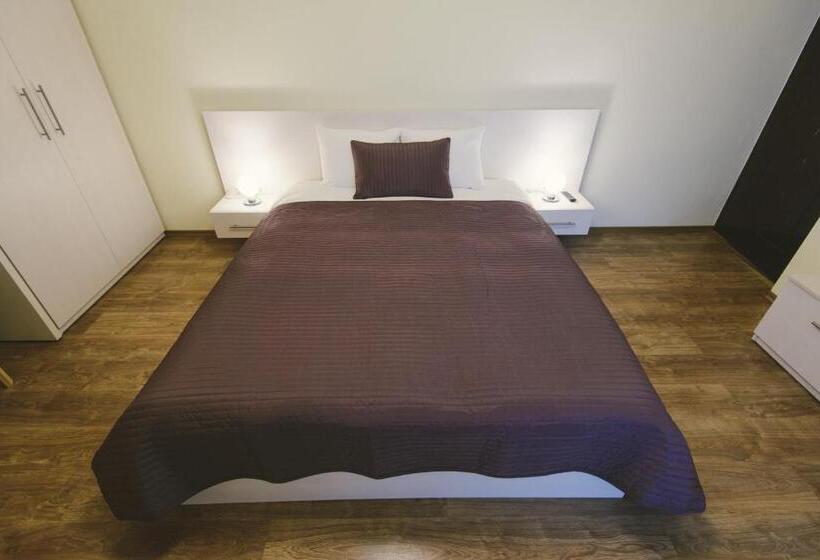 تختخواب و صبحانه Camelia's Cozy Place