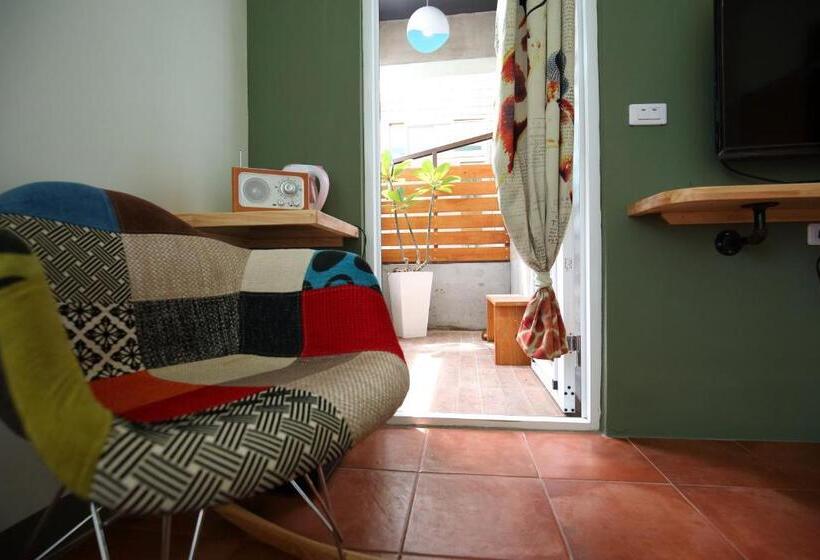 تختخواب و صبحانه Ttdropin Homestay