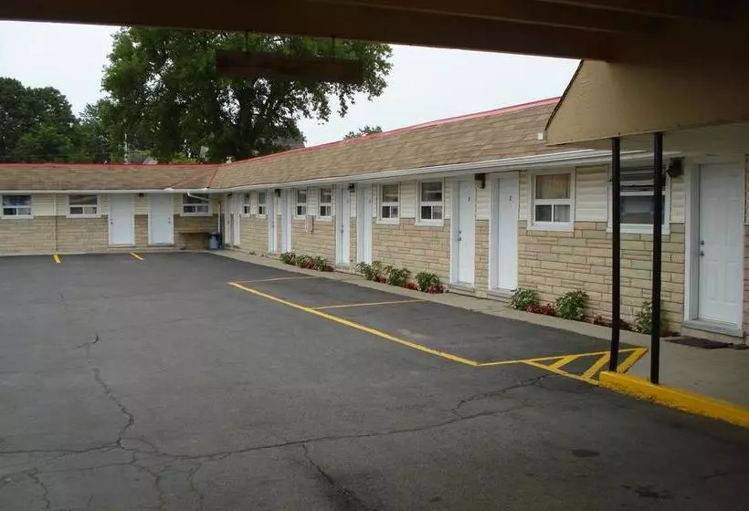 Eastcourt Motel