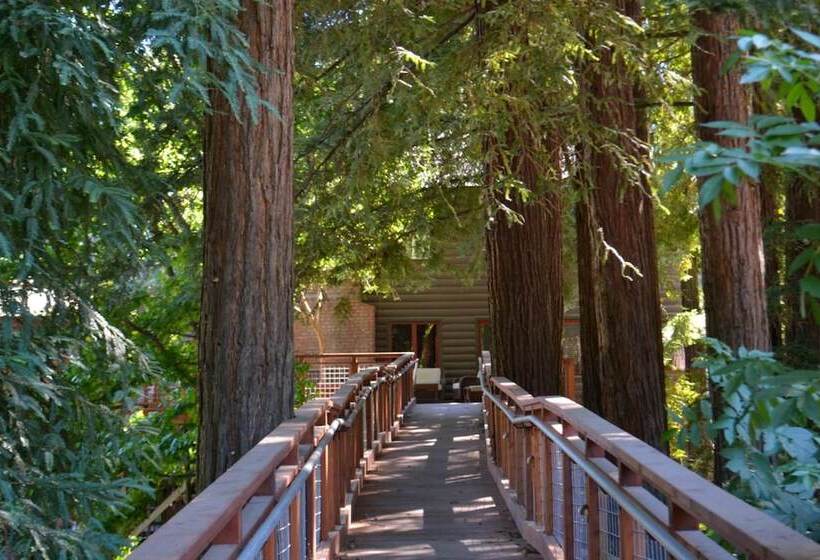 호텔 Guerneville Lodge