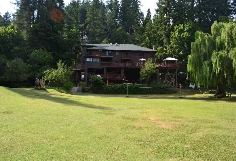 ホテル Guerneville Lodge