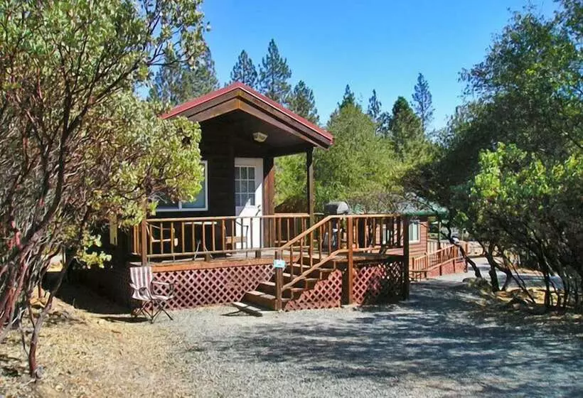 Hotelli Lake Of The Springs Rv Resort
