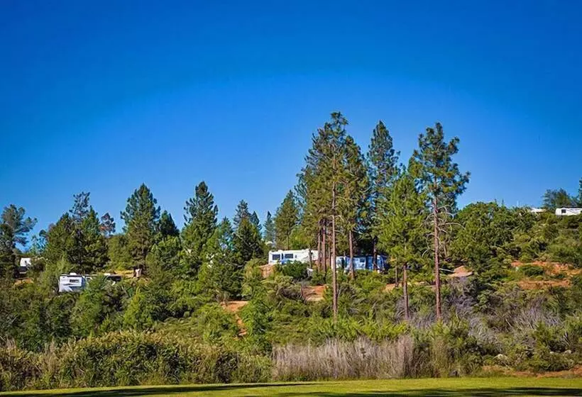 Hotelli Lake Of The Springs Rv Resort