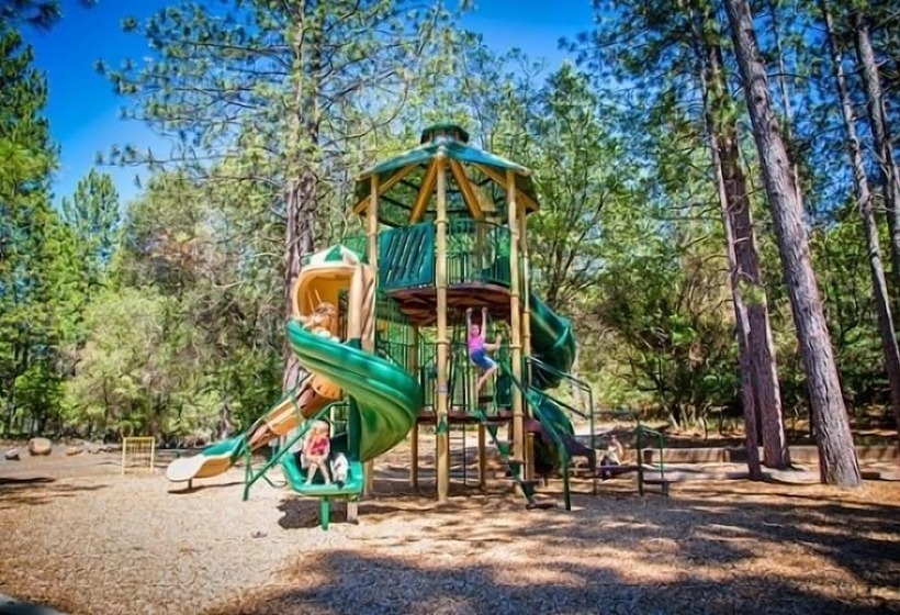 בית מלון כפרי Lake Of The Springs Rv Resort